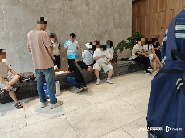 满瑞网 实探罗马仕停工首日：员工打包行李离开，部分称五险一金欠缴