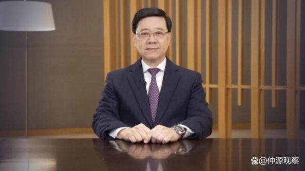 俊升配资 现场观看九三阅兵后 李家超发声 凝聚爱国共识